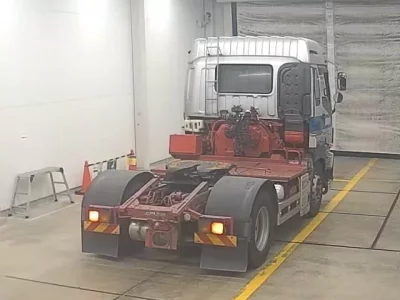 Isuzu TRUCK