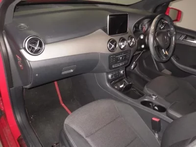 Mercedes-Benz B CLASS