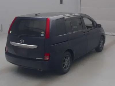 Toyota ISIS