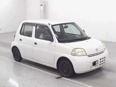 Daihatsu Esse