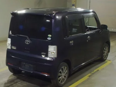 Toyota PIXIS SPACE
