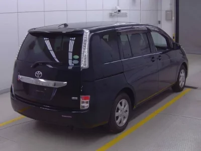 Toyota ISIS