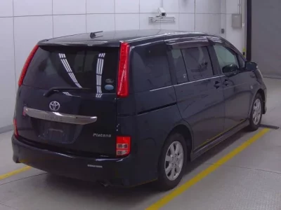 Toyota ISIS