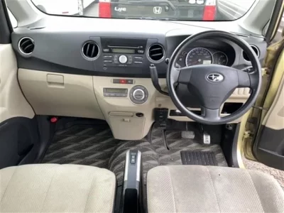 Subaru LUCRA
