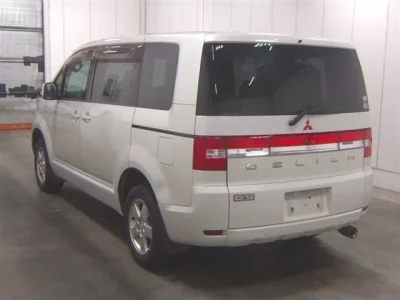 Mitsubishi DELICA D5