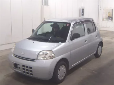 Daihatsu Esse