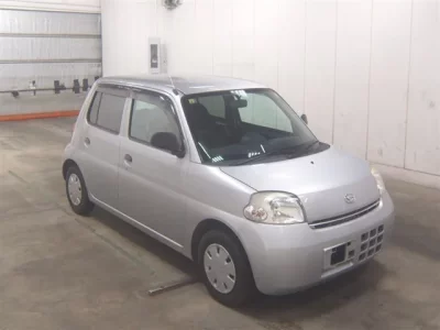 Daihatsu Esse