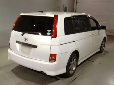 Toyota ISIS