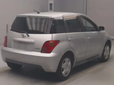 Toyota IST