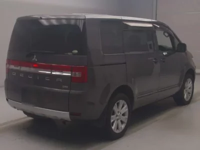 Mitsubishi DELICA D5