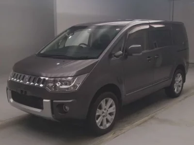Mitsubishi DELICA D5