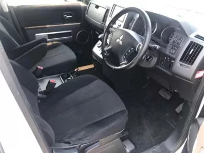 Mitsubishi DELICA D5