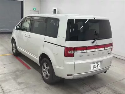 Mitsubishi DELICA D5