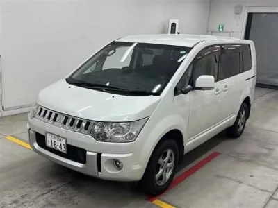 Mitsubishi DELICA D5