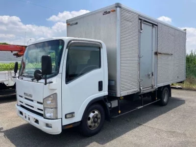 Isuzu ELF