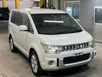 Mitsubishi DELICA D5