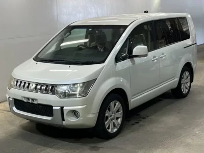 Mitsubishi DELICA D5