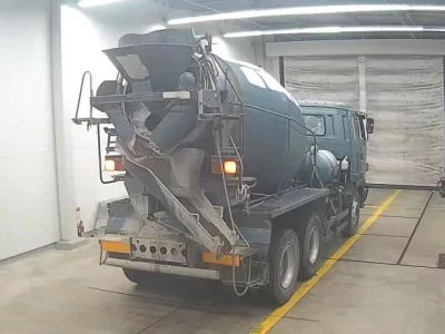 Isuzu TRUCK
