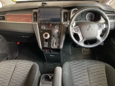 Mitsubishi DELICA D5