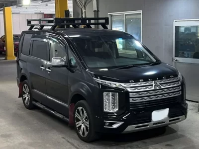 Mitsubishi DELICA D5