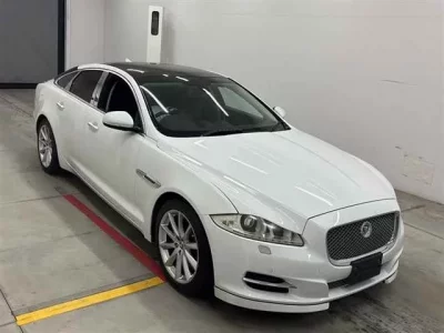 Jaguar XJ SERIES
