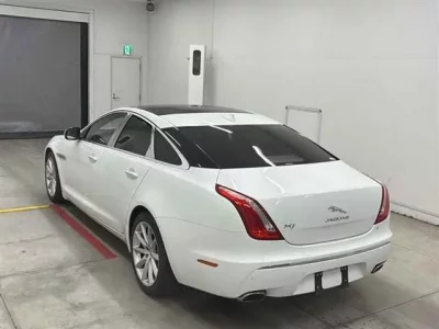 Jaguar XJ SERIES
