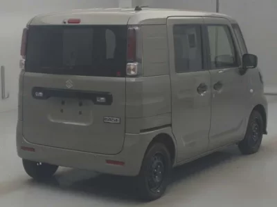 Suzuki SPACIA BASE