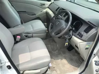 Toyota ISIS