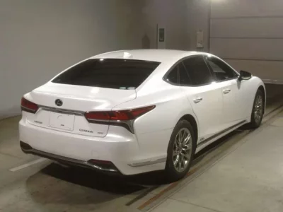 Lexus LS