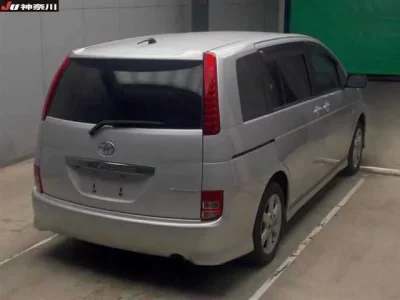 Toyota ISIS