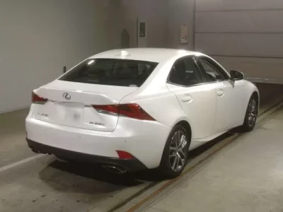 Lexus IS