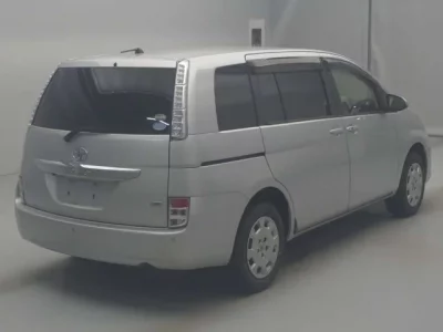 Toyota ISIS