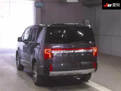 Mitsubishi DELICA D5