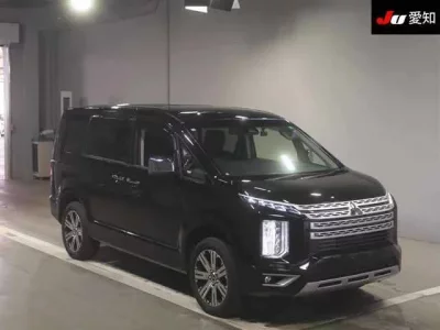 Mitsubishi DELICA D5
