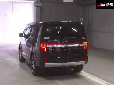 Mitsubishi DELICA D5