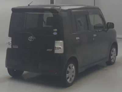 Toyota PIXIS SPACE