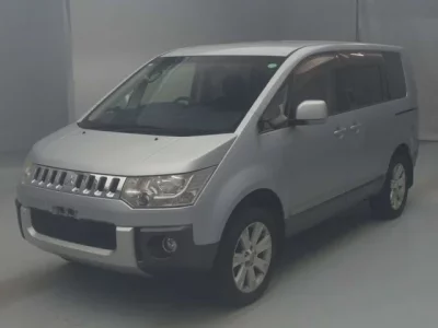 Mitsubishi DELICA D5
