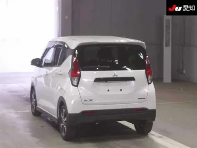 Mitsubishi EK X