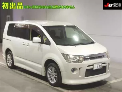 Mitsubishi DELICA D5