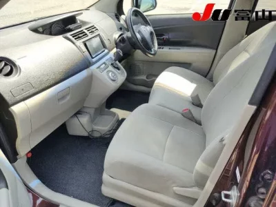 Toyota PASSO SETTE