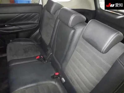 Mitsubishi OUTLANDER PHEV