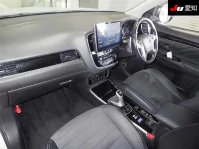 Mitsubishi OUTLANDER PHEV