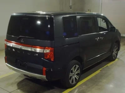 Mitsubishi DELICA D5