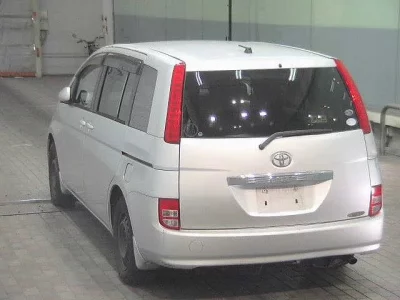 Toyota ISIS