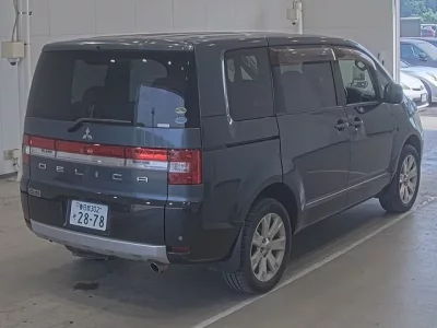 Mitsubishi DELICA D5