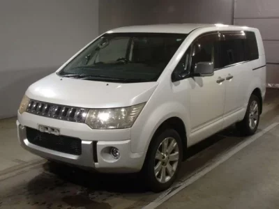 Mitsubishi DELICA D5