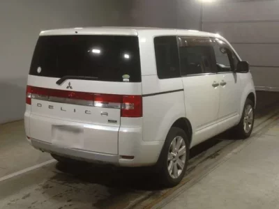 Mitsubishi DELICA D5