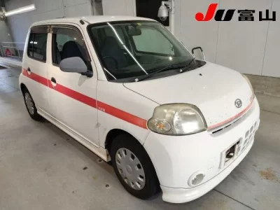 Daihatsu Esse