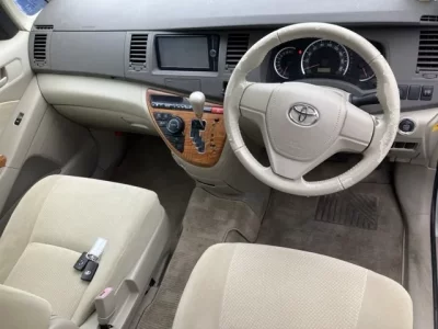 Toyota ISIS