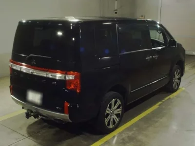 Mitsubishi DELICA D5